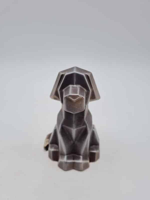 Chien géométrique en chocolat